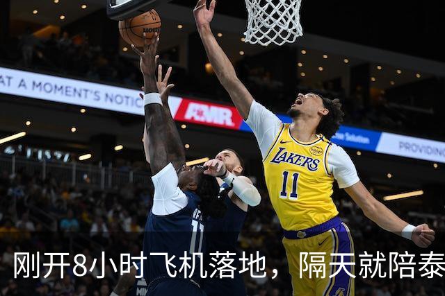 刚开8小时飞机落地，隔天就陪泰王祭祖：欧拉弄缩在军装角落，苏提达的王后位根本不是“宠”出来的